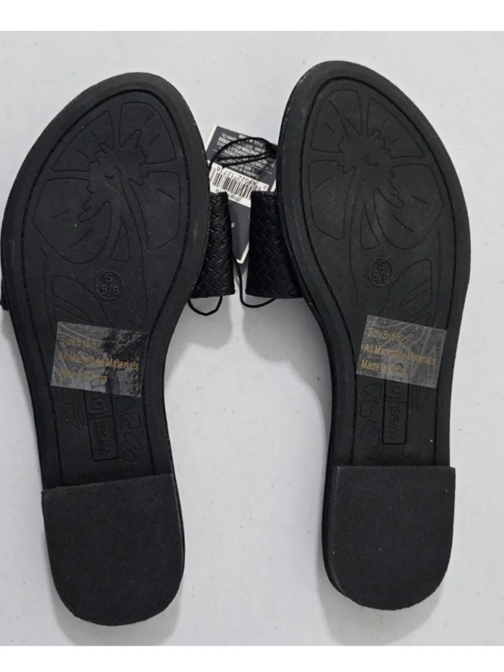 New West Loop Sandals Womens Small 5 6 Slides Black Open Toe Shoes NWT